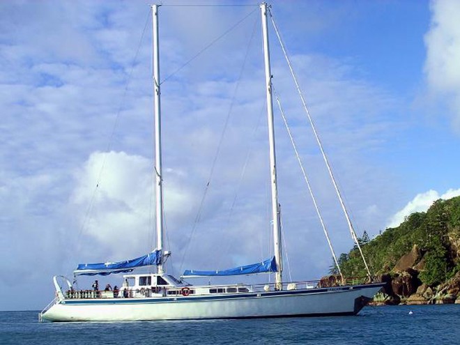 Anaconda III - 30 metre 3day tourist boat runs aground in horrendous conditions ©  SW